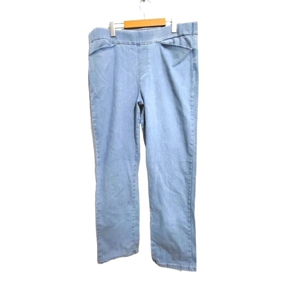 Chic Classic Collection Pull-On Straight Leg Jeans Size 18 NWOT - Picture 4 of 10